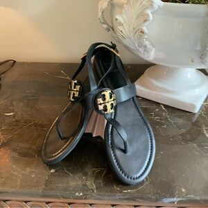 Tory Burch Leather Thong Sandal with Iconic Logo